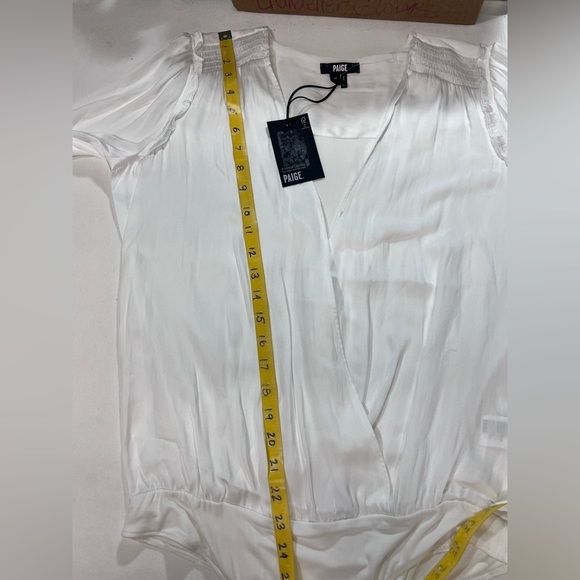 PAIGE -WHITNEY White rayon long sleeve body‎ suit size M. - Picture 15 of 15